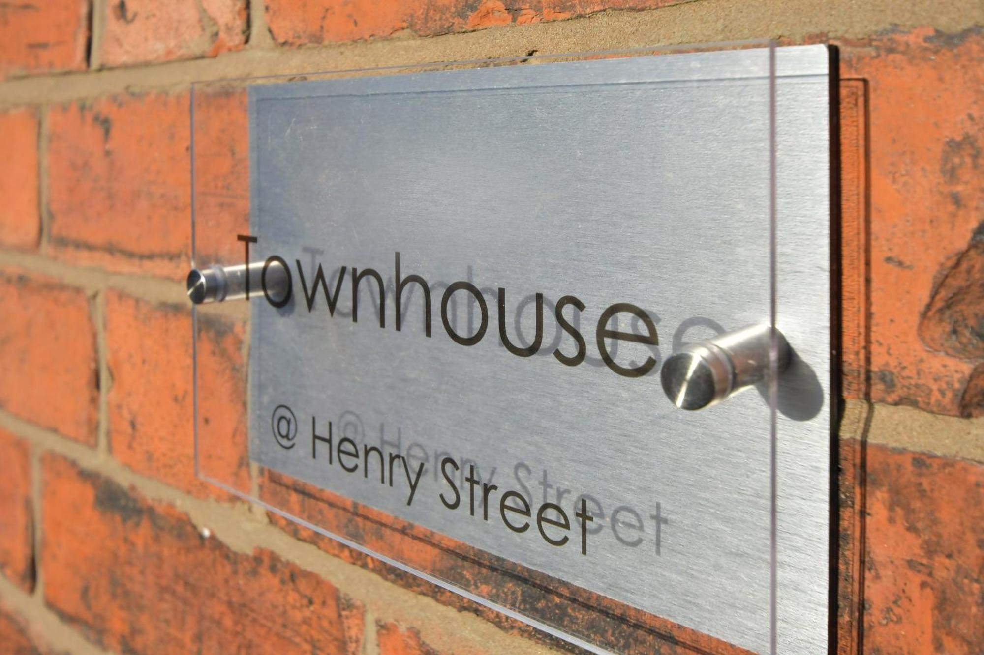 Townhouse @ Henry Street Crewe Otel Dış mekan fotoğraf